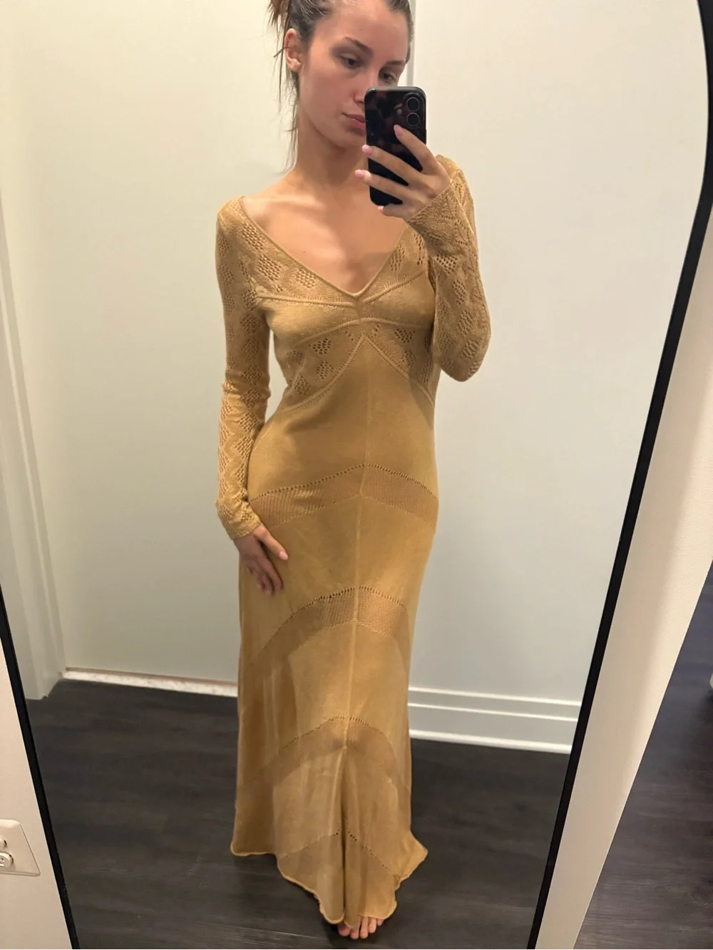 Y2K knit Women’s Long Sleeve V-Neck Knit Maxi Dress - Tan small/ medium